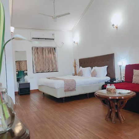 The Center Court Resort & Spa Varca Bagian luar foto