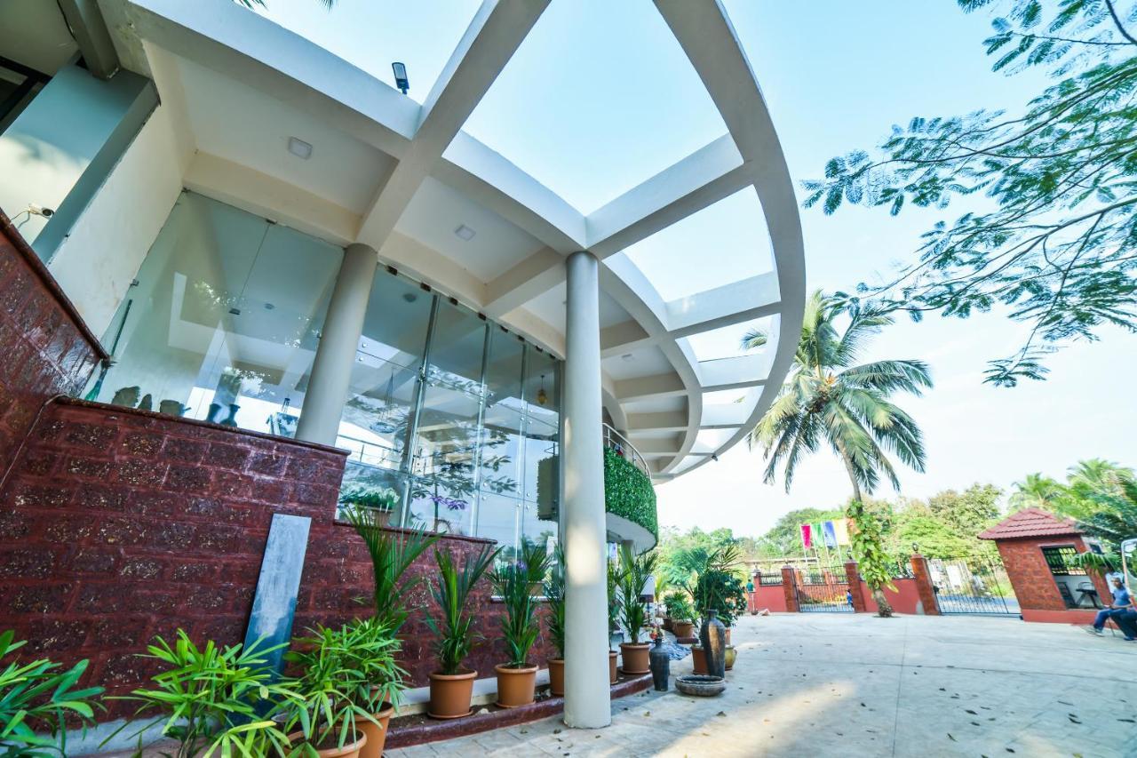 The Center Court Resort & Spa Varca Bagian luar foto