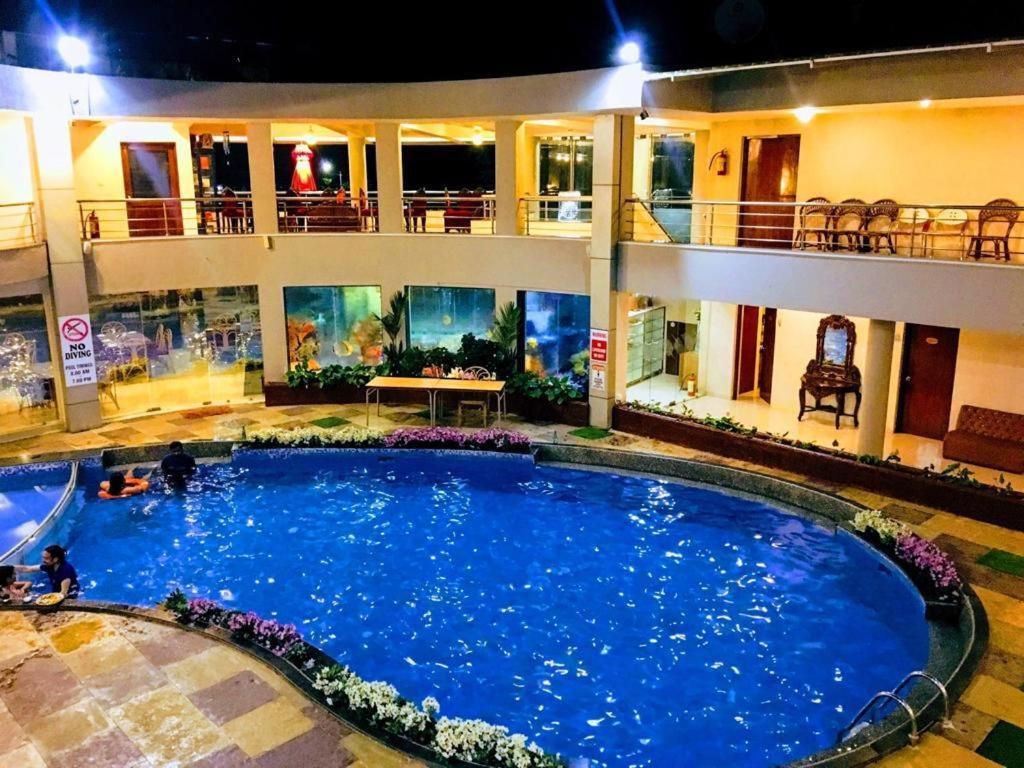 The Center Court Resort & Spa Varca Bagian luar foto