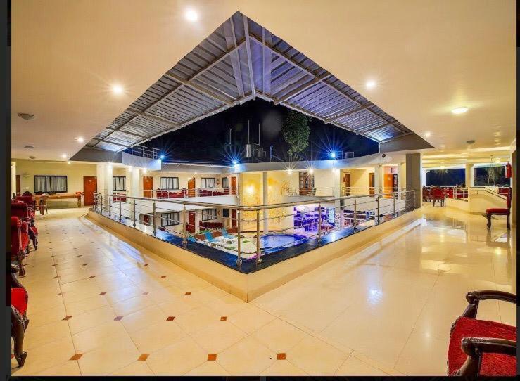 The Center Court Resort & Spa Varca Bagian luar foto