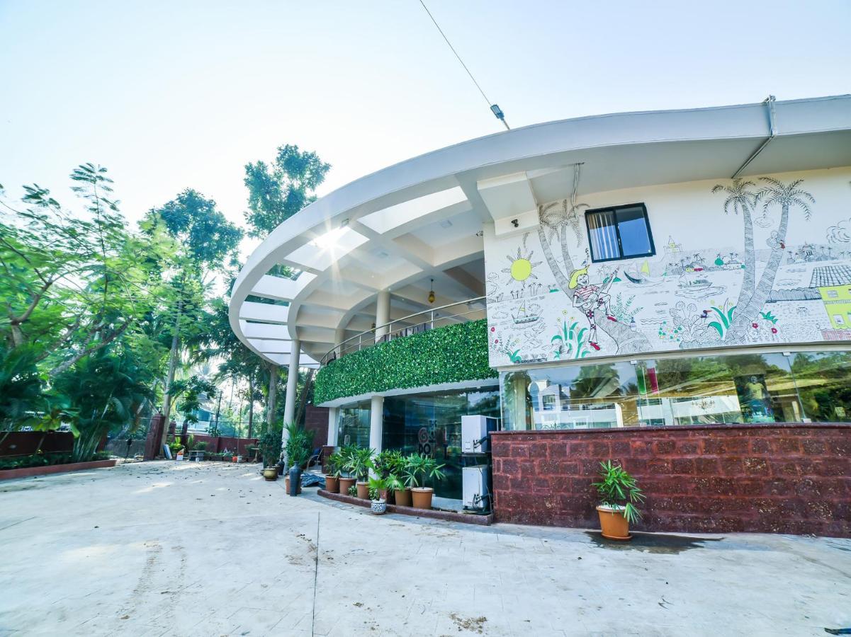 The Center Court Resort & Spa Varca Bagian luar foto